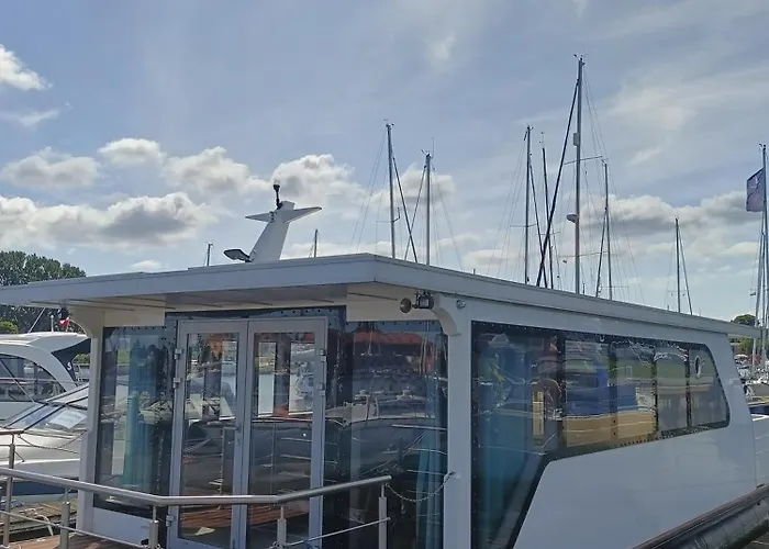 Sunrise Houseboat