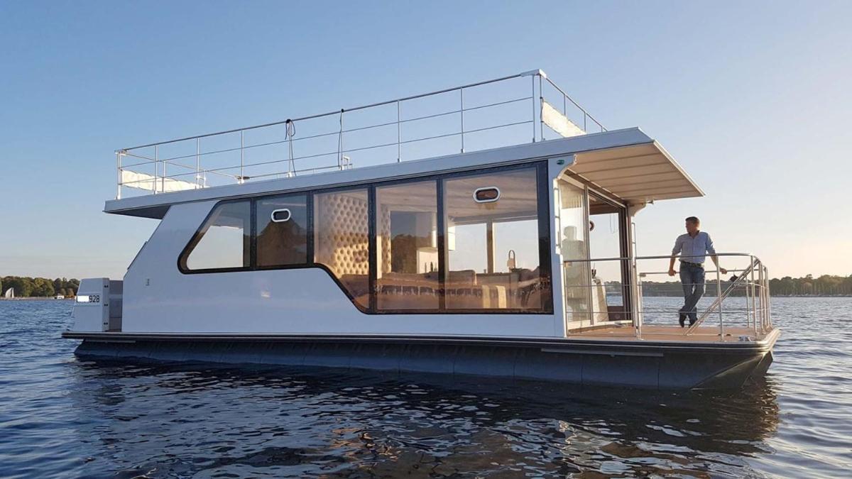 Sunrise Houseboat Apartment *